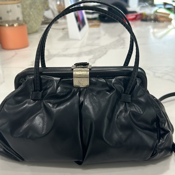 Zara Small Puffy‎ Purse. Size OS - Picture 2 of 10